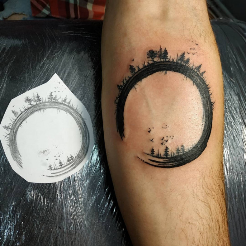 Na przedramieniu Uroboros, photo - Tatuażysta Barb Tattoo