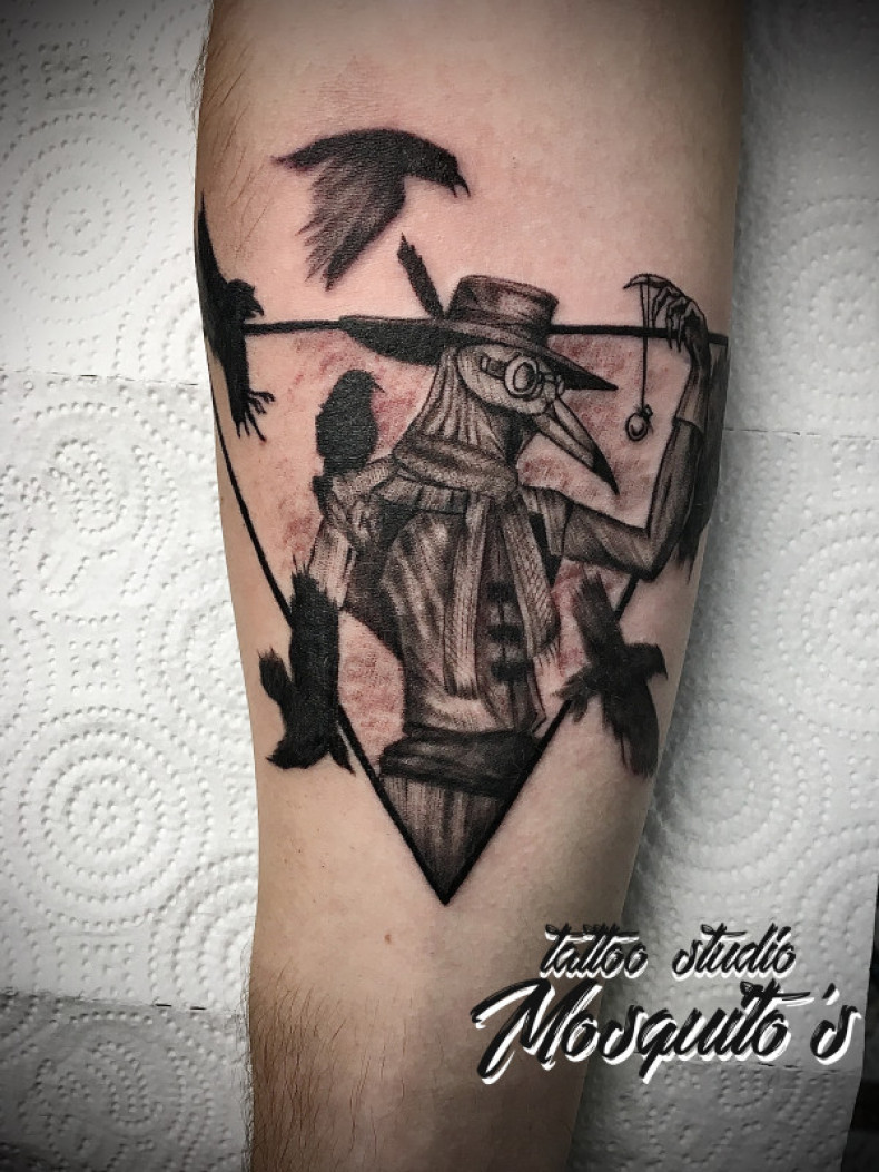 Unterarm Pest Arzt, photo - Tattoo-Meister Barb Tattoo