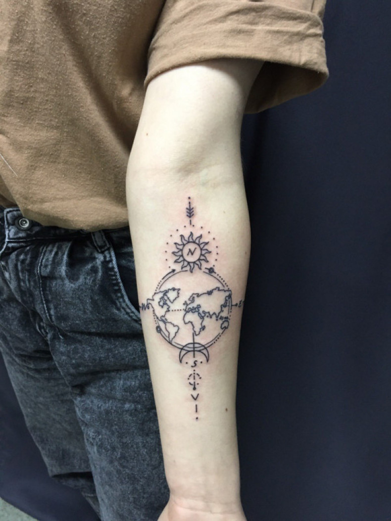 Mapa księżyc przedramię, photo - Tatuażysta Barb Tattoo