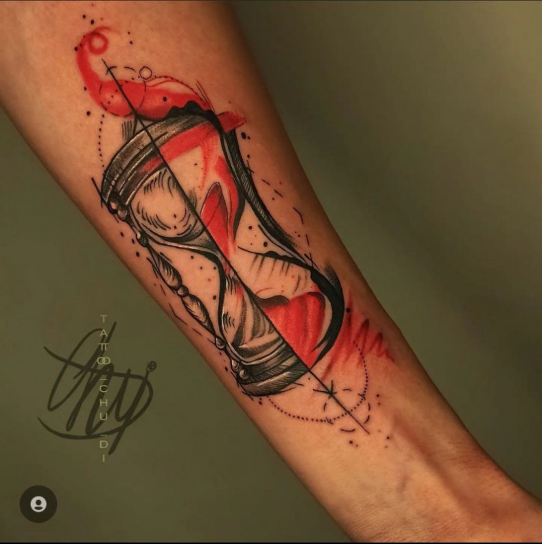 На предплечье песочные часы треш полька, photo - Тату мастер Barb Tattoo