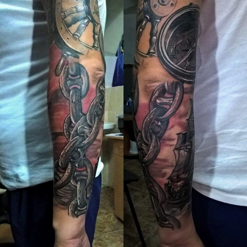 Sleeve chain helm, photo - Tattoo Master Barb Tattoo