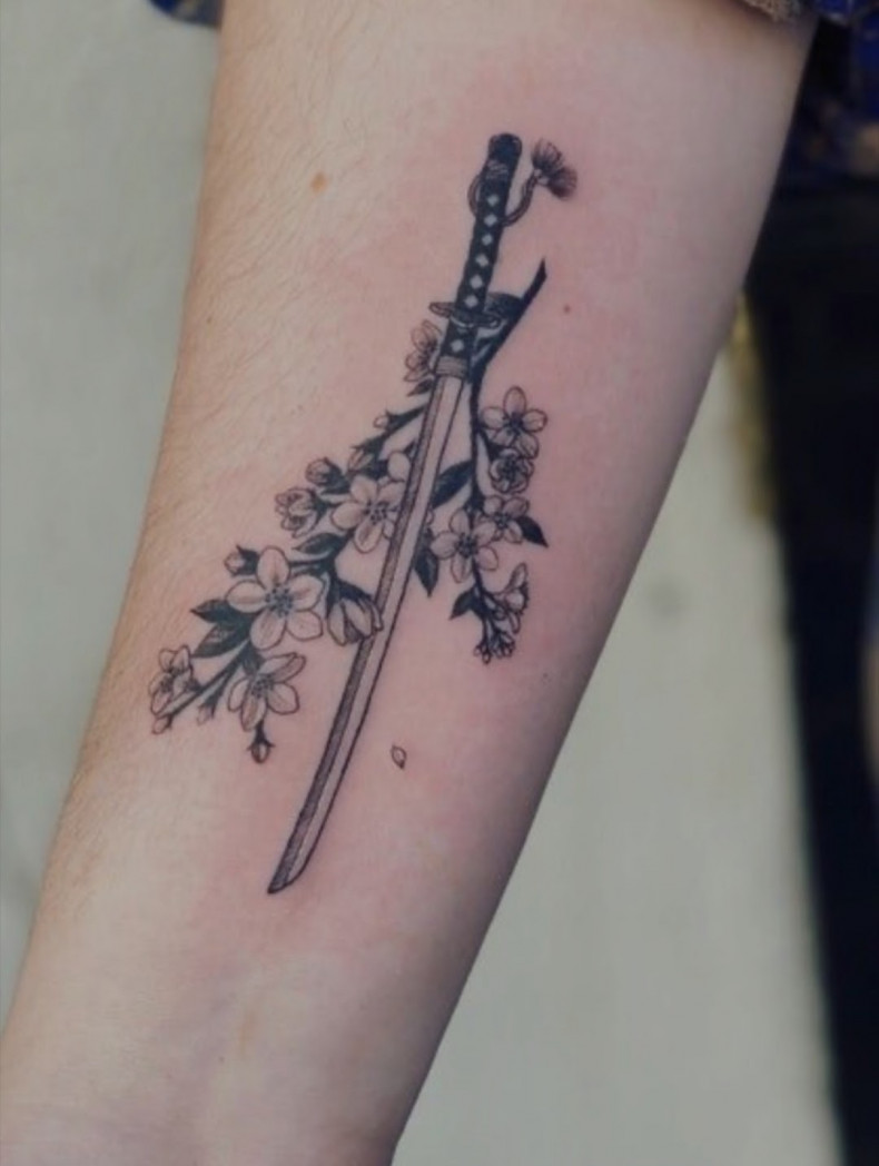 Katana miecz sakura, photo - Tatuażysta Barb Tattoo