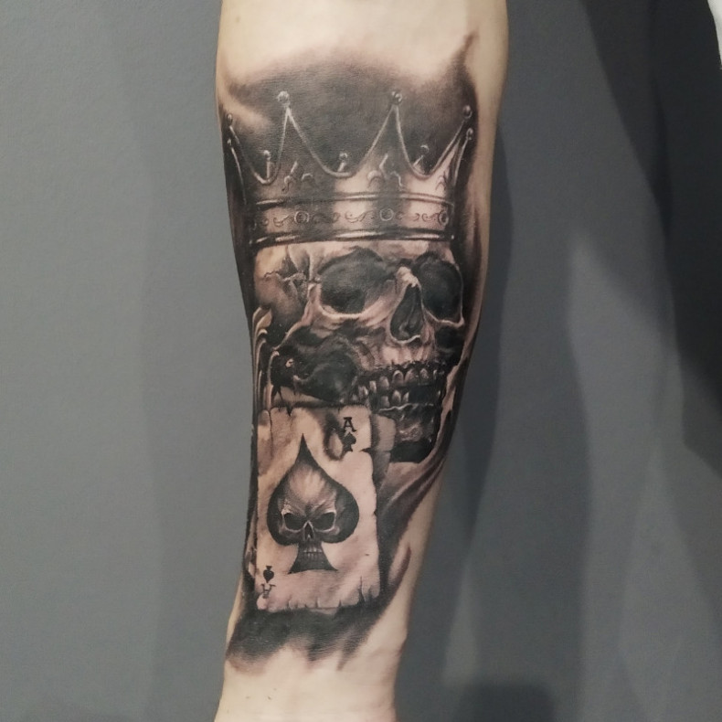 Karty czaszka, photo - Tatuażysta Barb Tattoo