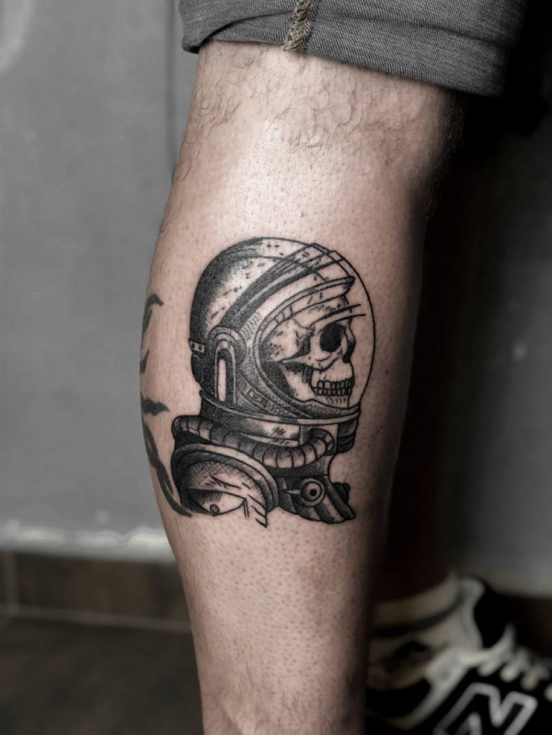 Astronauta astronaut czaszka, photo - Tatuażysta Barb Tattoo