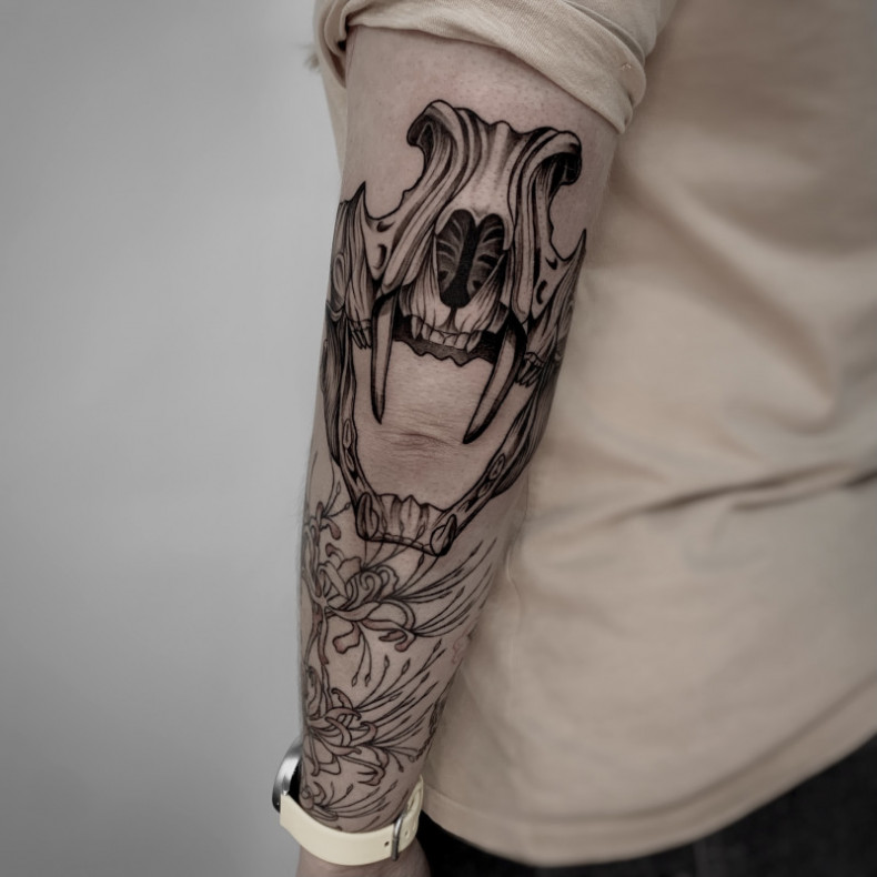 Łokieć czaszka, photo - Tatuażysta Barb Tattoo