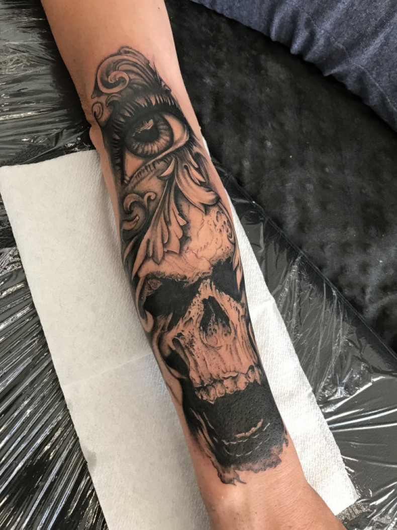 Baroque skull, photo - Tattoo Master Barb Tattoo