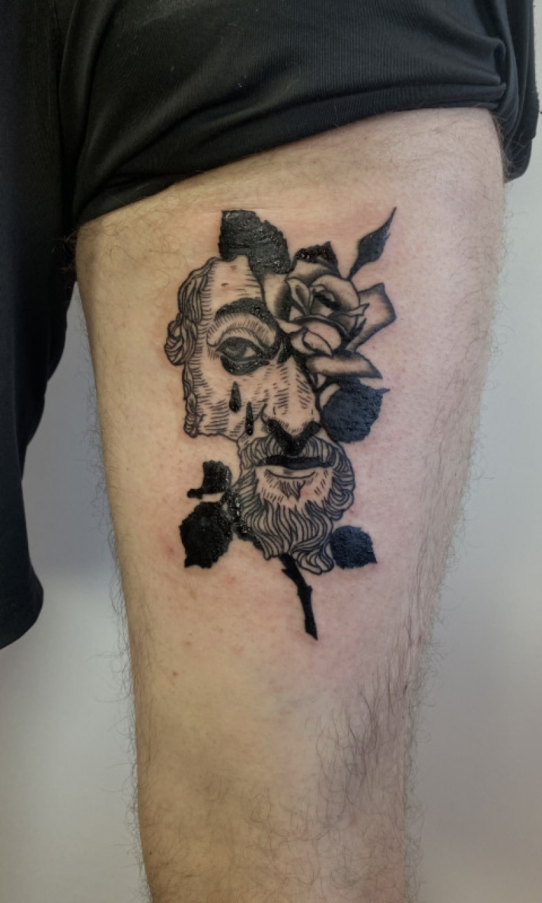 Rytownictwo udo róża, photo - Tatuażysta Barb Tattoo