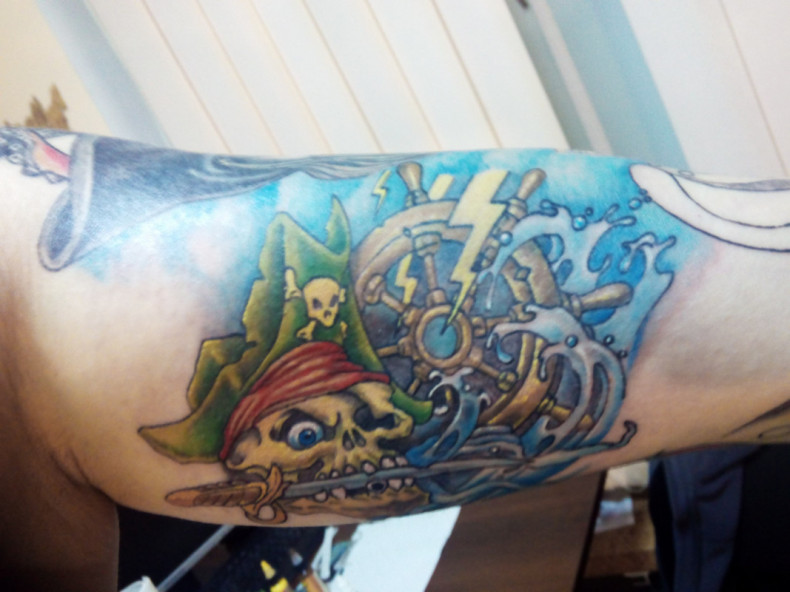 Pirate colorful helm, photo - Tattoo Master Barb Tattoo