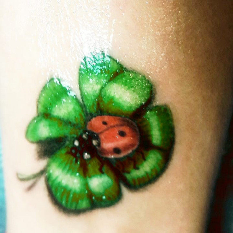 Ladybug clover colorful, photo - Tattoo Master Barb Tattoo