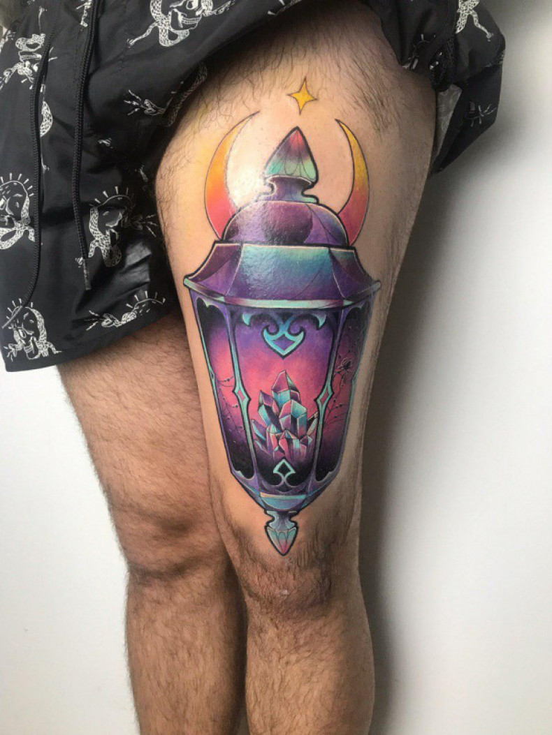 Thigh lantern colorful, photo - Tattoo Master Barb Tattoo