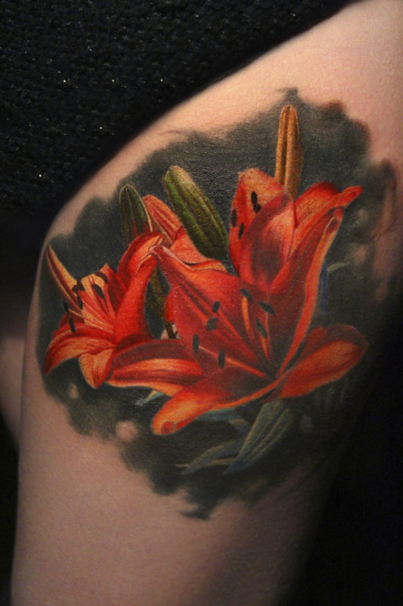 Lily colorful, photo - Tattoo Master Barb Tattoo