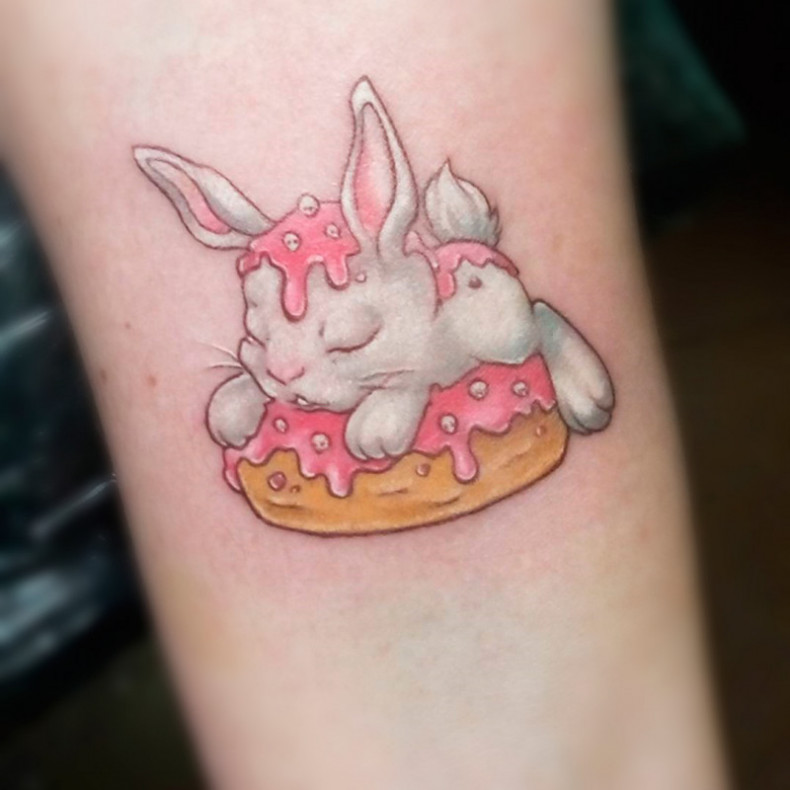 Mini tatuaż w kształcie króliczka, photo - Tatuażysta Barb Tattoo