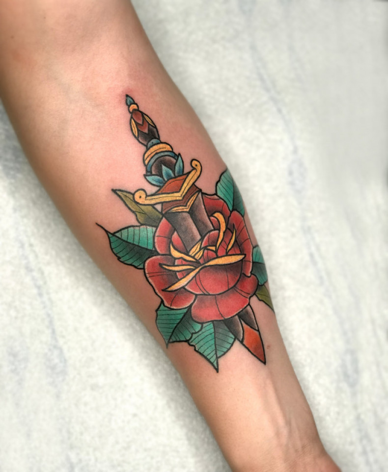 Dagger old school colorful, photo - Tattoo Master Barb Tattoo