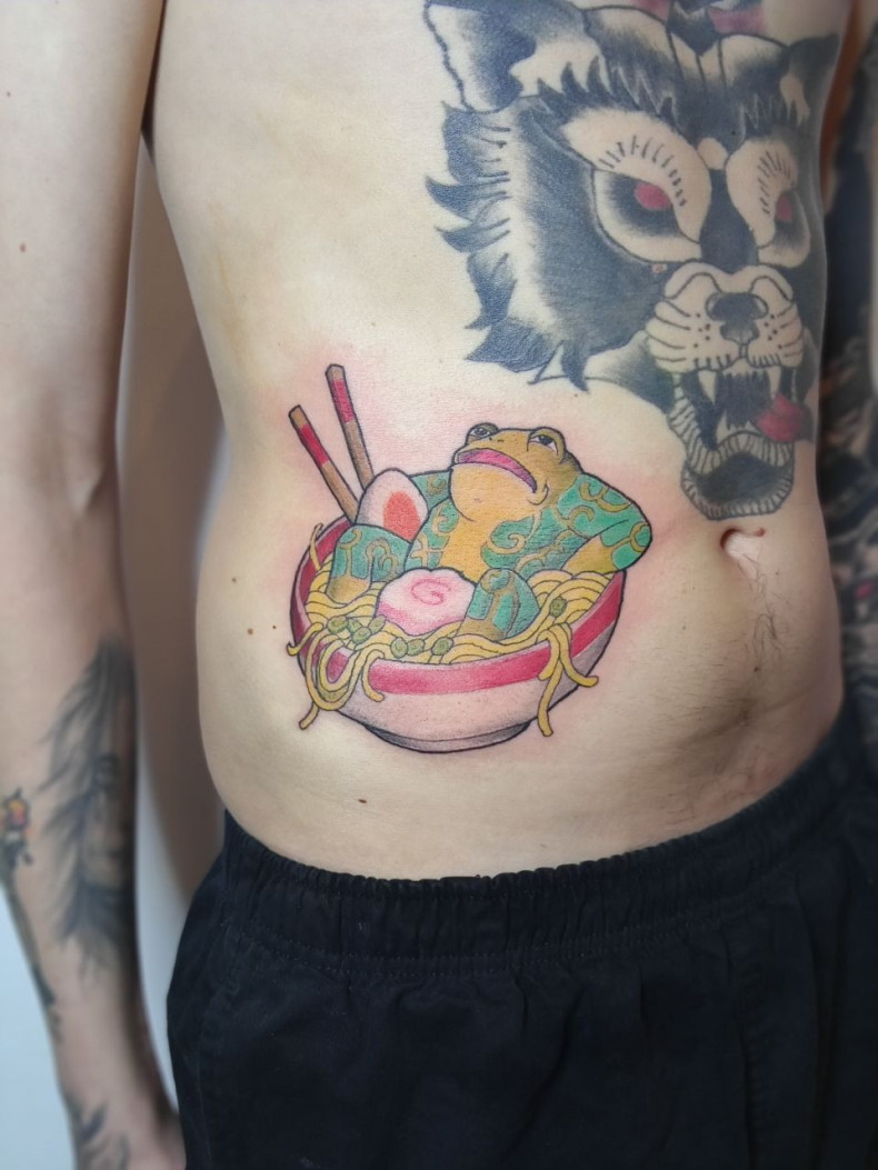 Żaba na boku kolorowy, photo - Tatuażysta Barb Tattoo