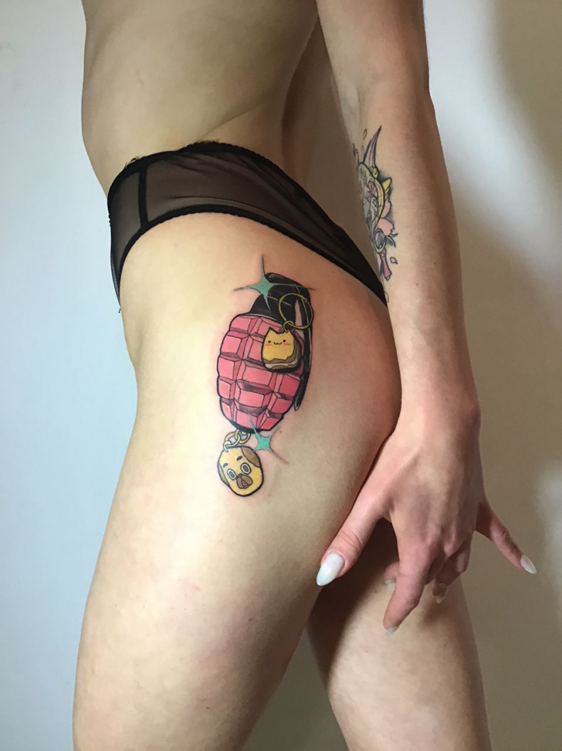 Grenade butt colorful, photo - Tattoo Master Barb Tattoo