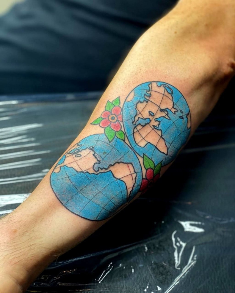 Globe map colorful, photo - Tattoo Master Barb Tattoo