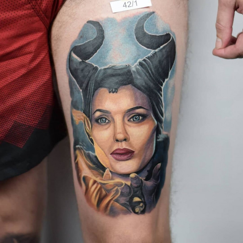 Maleficent – ​​Die wunderbare Welt der Dämonen portrait bunte, photo - Tattoo-Meister Barb Tattoo