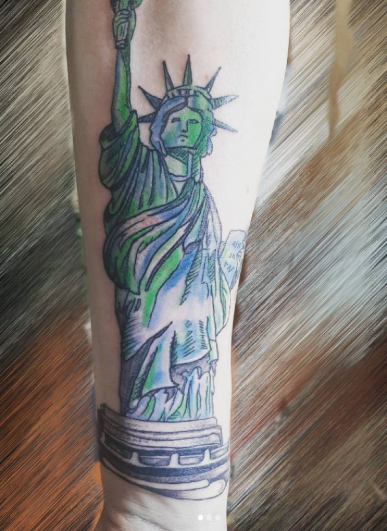 Statua, photo - Tatuażysta Barb Tattoo