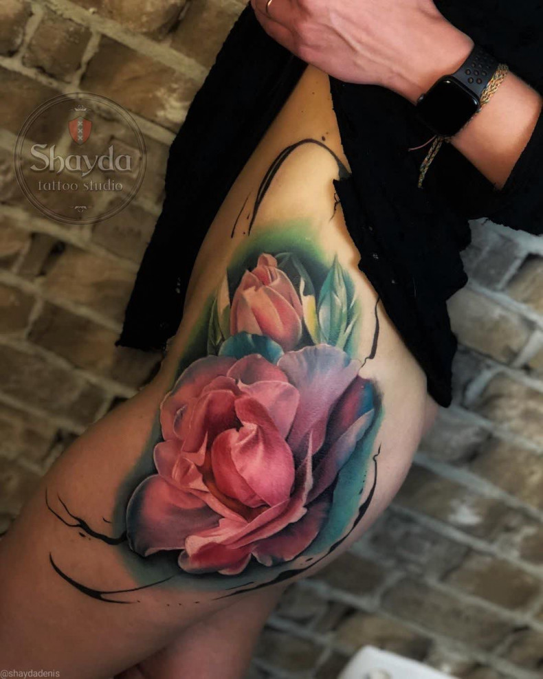 Na dupie realistyczny kolorowy, photo - Tatuażysta Barb Tattoo