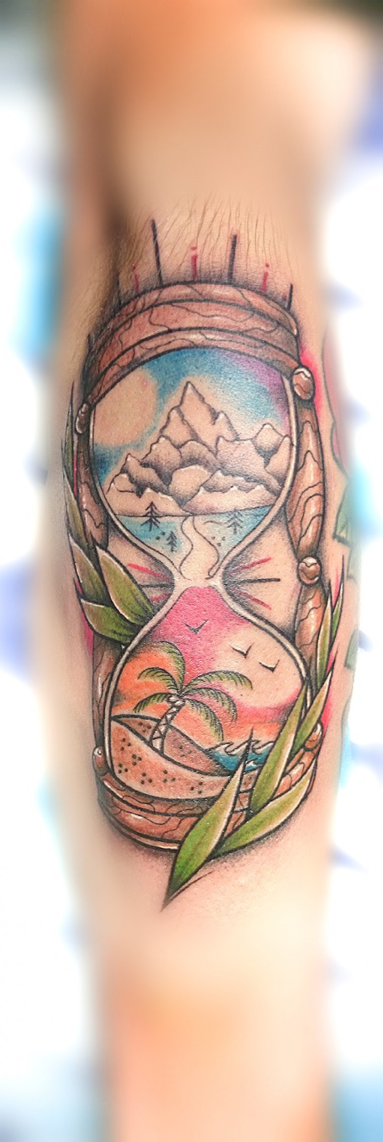 Abstract landscape hourglass, photo - Tattoo Master Barb Tattoo