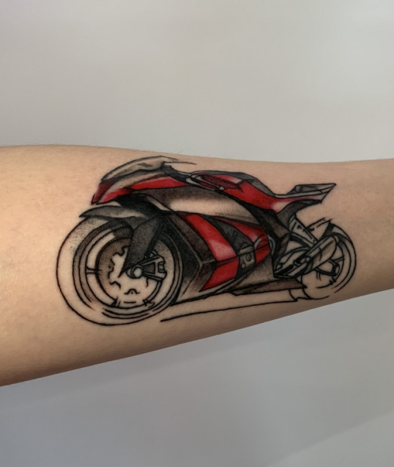 Motocykl kolorowy, photo - Tatuażysta Barb Tattoo