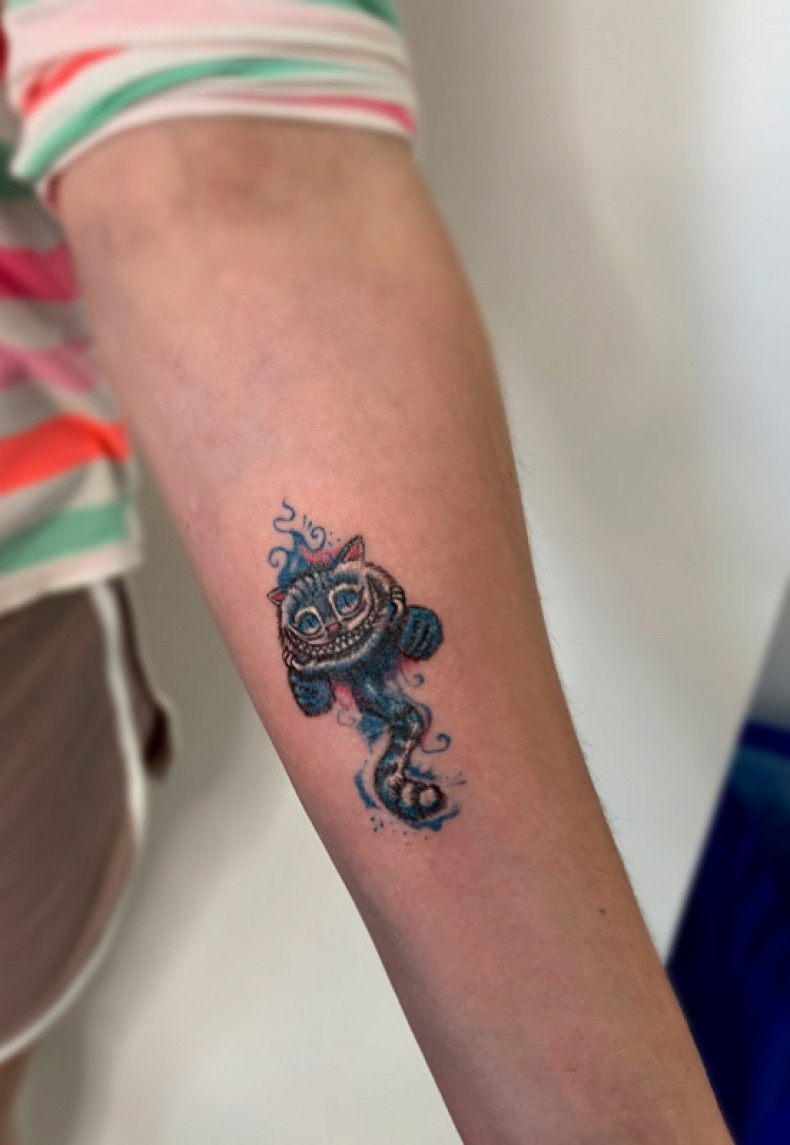 Mały kolorowy Kot z Cheshire, photo - Tatuażysta Barb Tattoo