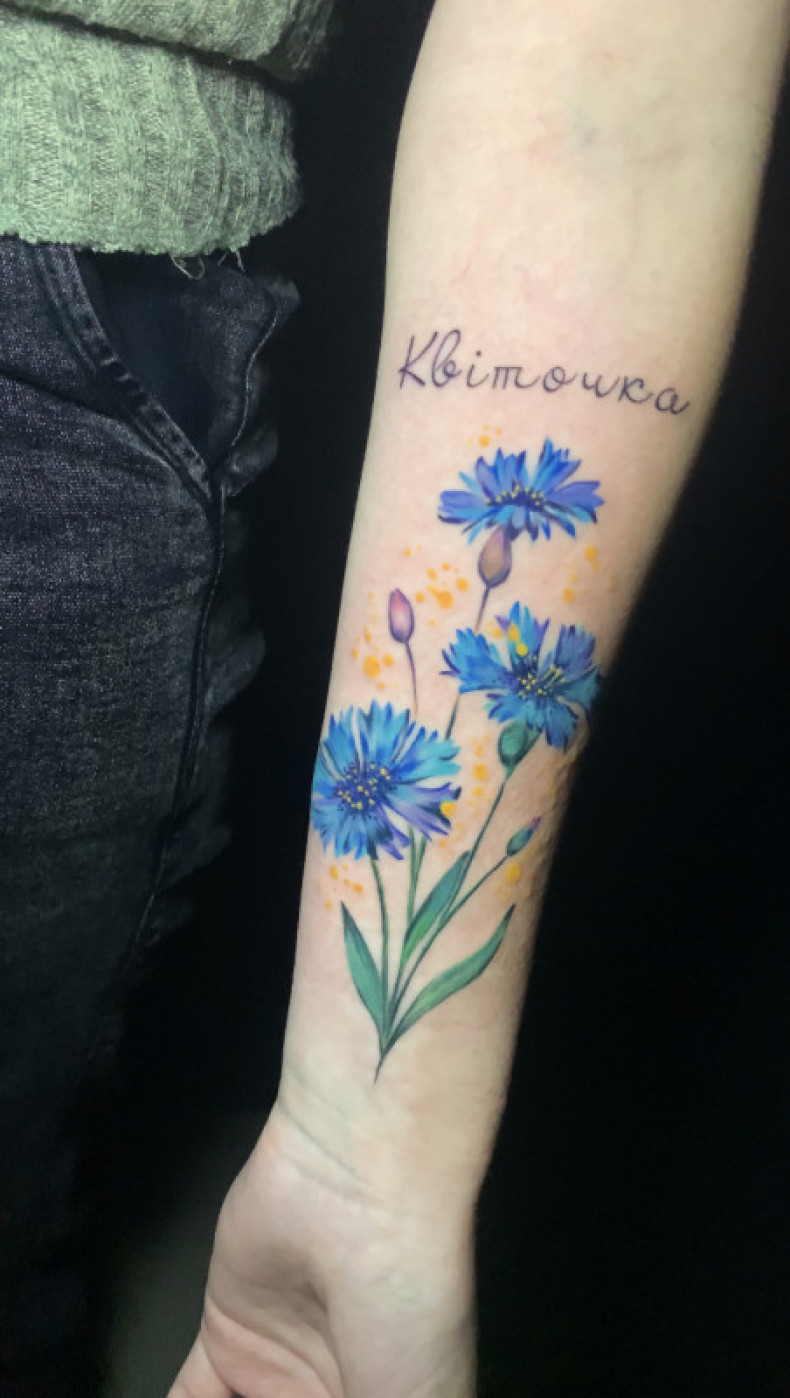 Chaber kolorowy kwiat, photo - Tatuażysta Barb Tattoo