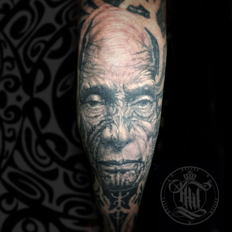 Czarny szary portret realizm, photo - Tatuażysta Barb Tattoo