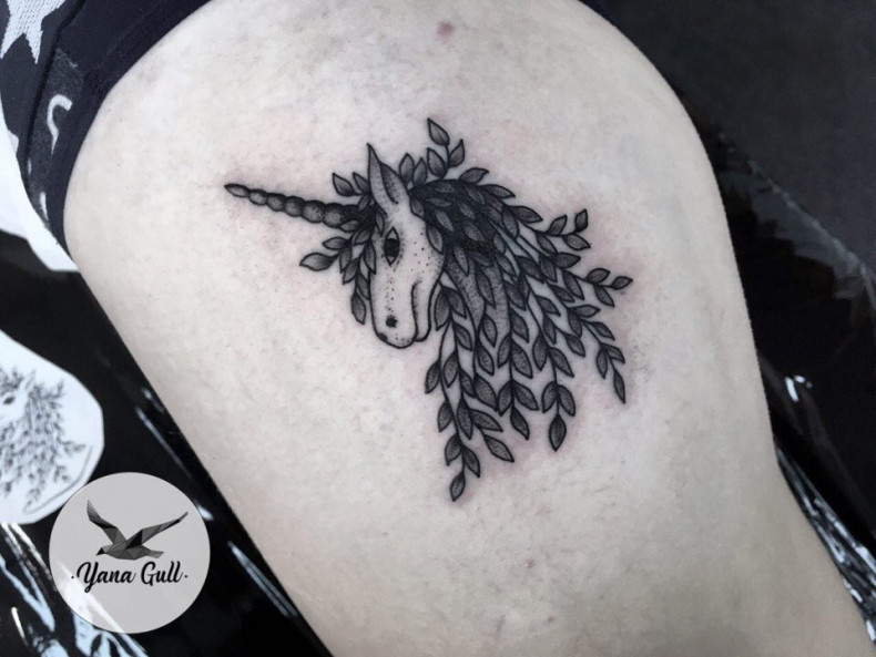 Whip shading unicorn black and white, photo - Tattoo Master Barb Tattoo