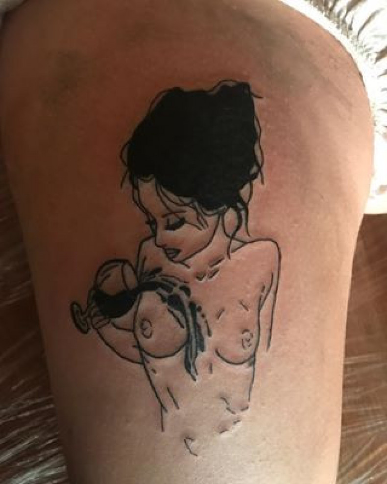 Kieliszek do wina dziewczyna, photo - Tatuażysta Barb Tattoo