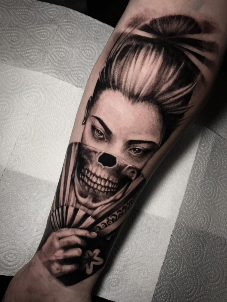 Веер девушка японские, photo - Тату мастер Barb Tattoo