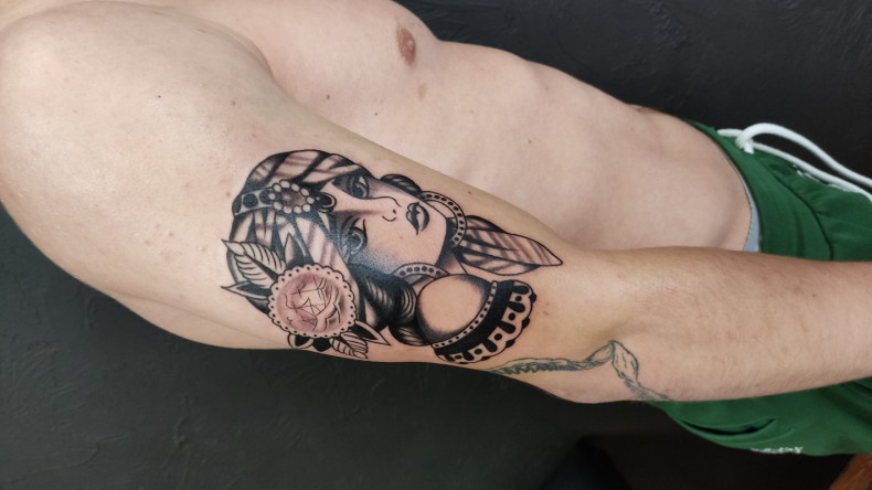 Dziewczyna traditional, photo - Tatuażysta Barb Tattoo