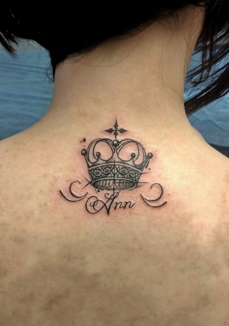 Crown, photo - Tattoo Master Barb Tattoo