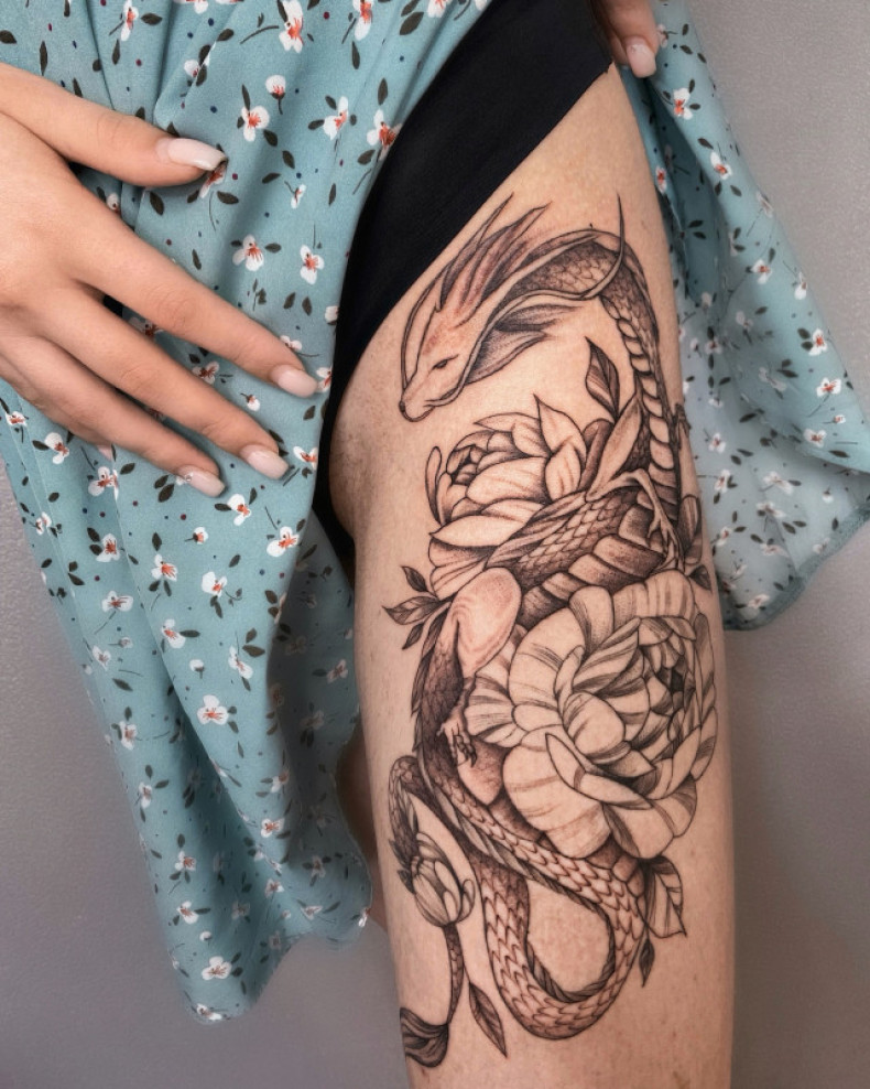 Smok Chiński kwiat, photo - Tatuażysta Barb Tattoo