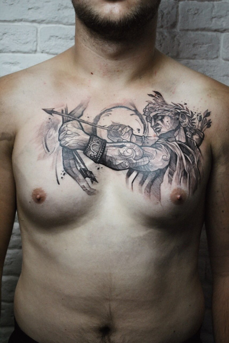 Греческие на груди стрела, photo - Тату мастер Barb Tattoo