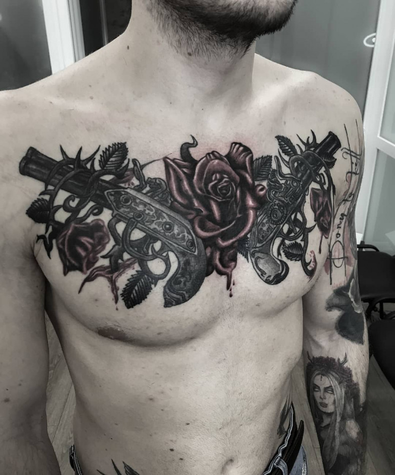 Brust pistole Revolver, photo - Tattoo-Meister Barb Tattoo