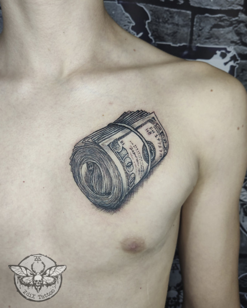 Pieniądze znak dolara klatka piersiowa, photo - Tatuażysta Barb Tattoo