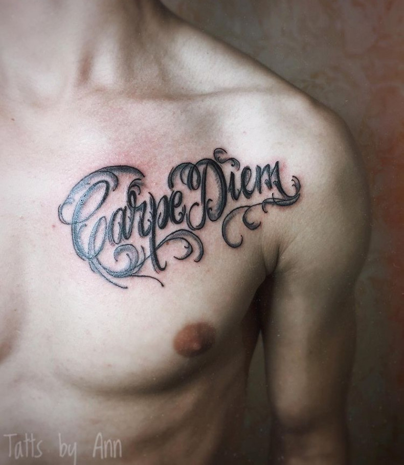 Literowanie klatka piersiowa napis, photo - Tatuażysta Barb Tattoo