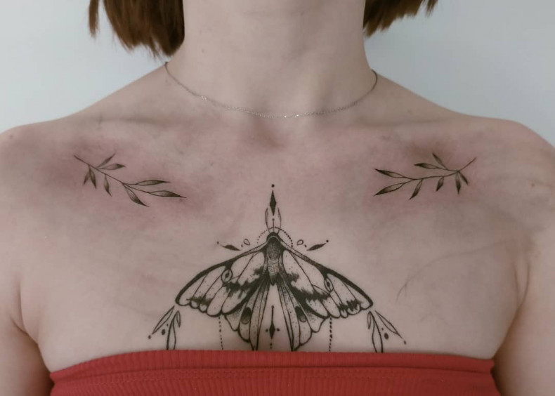 Ветка моль мотылек, photo - Тату мастер Barb Tattoo