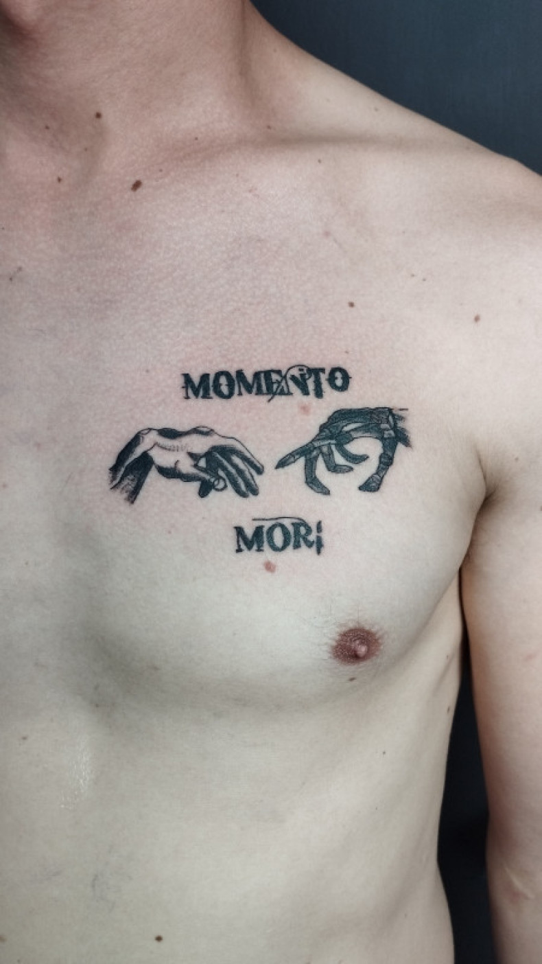 Мементо мори на груди, photo - Тату мастер Barb Tattoo