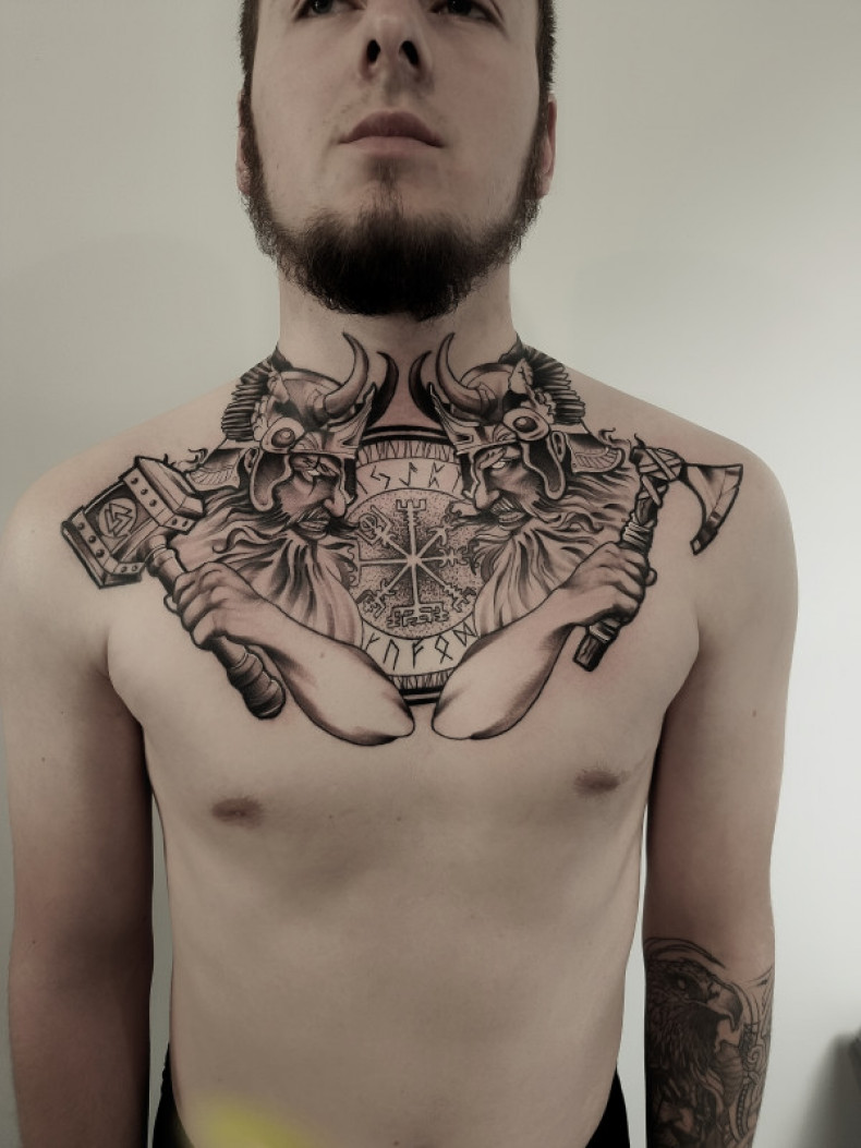 Agiszjalm wiking młotek, photo - Tatuażysta Barb Tattoo