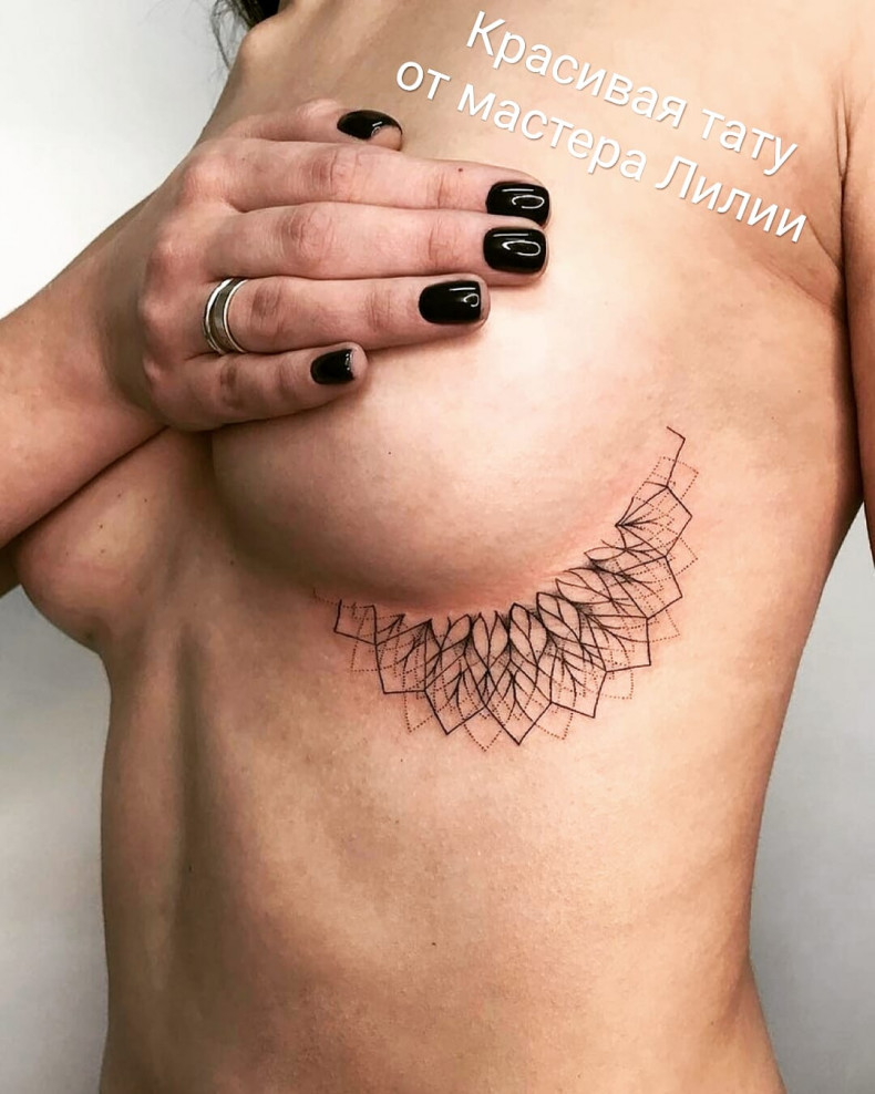 Koronka pod biustem, photo - Tatuażysta Barb Tattoo