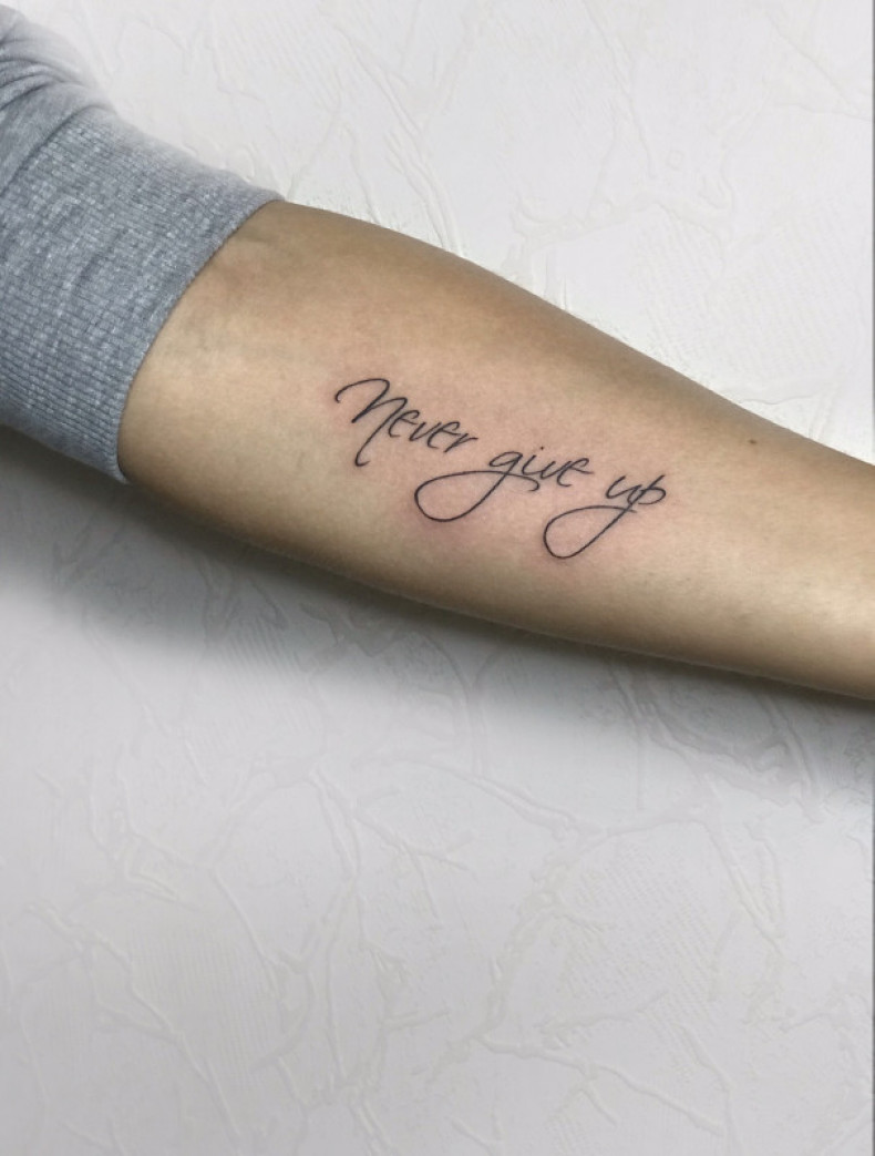 Minimalistyczny napis słowa, photo - Tatuażysta Barb Tattoo