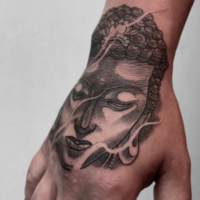 Buddha bw tattoo, photo - Tattoo Master Barb Tattoo