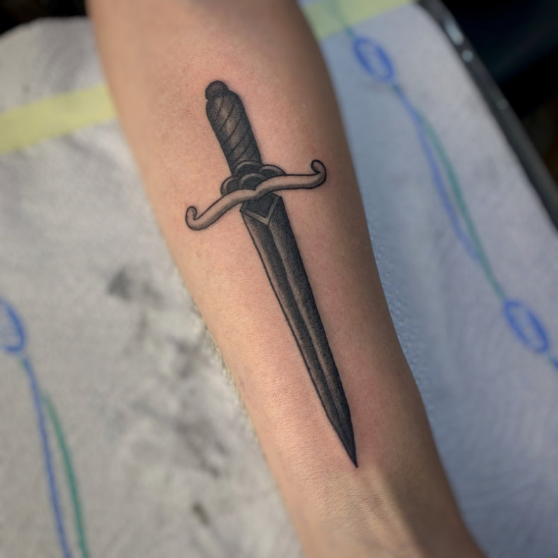 Dagger old school, photo - Tattoo Master Barb Tattoo