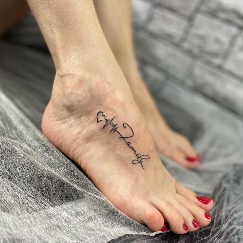 Heartbeat foot letter, photo - Tattoo Master Barb Tattoo