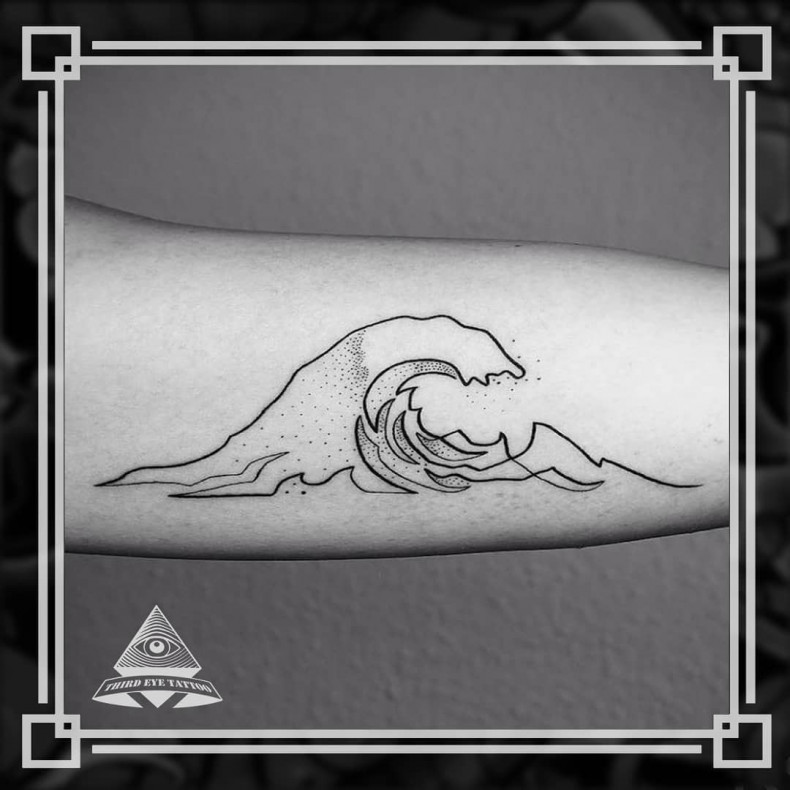 Wave minimalism sea, photo - Tattoo Master Barb Tattoo