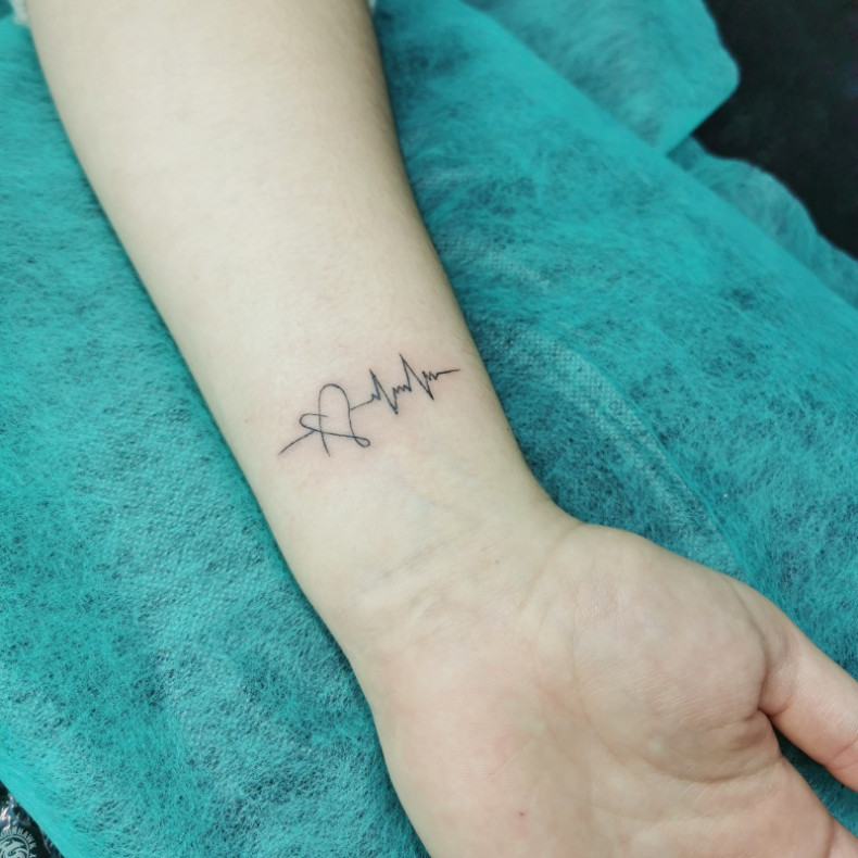 Heartbeat small mini, photo - Tattoo Master Barb Tattoo