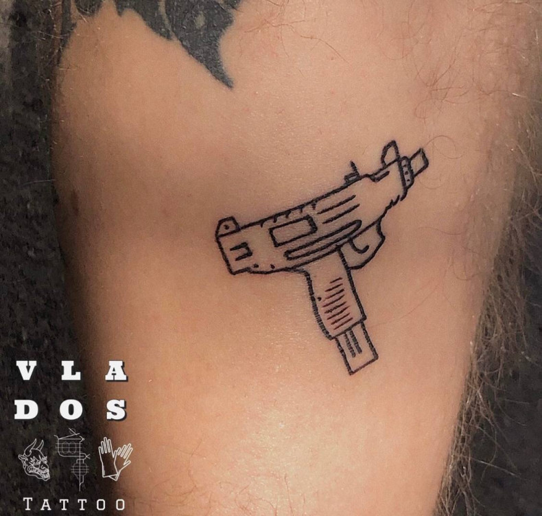 Rifle underground minimalism, photo - Tattoo Master Barb Tattoo