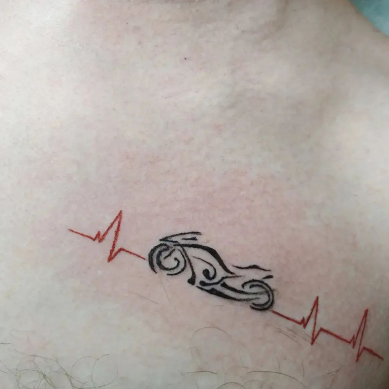 Bicie serca mały Minimalistyczny, photo - Tatuażysta Barb Tattoo